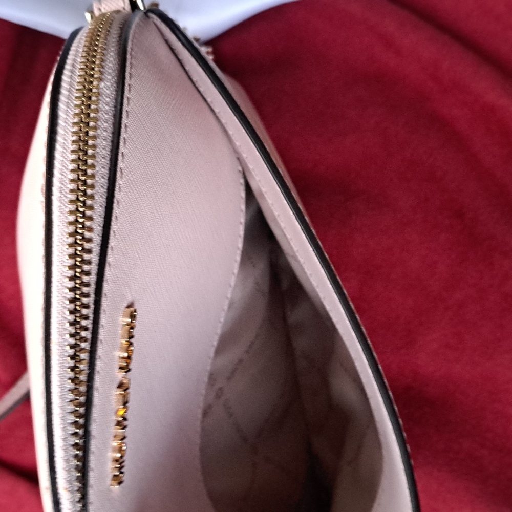 🎁 SOLD NEW Michael Kors Pink Dome Design Leather Crossbody Excellent Cond. - Picture 5 of 11